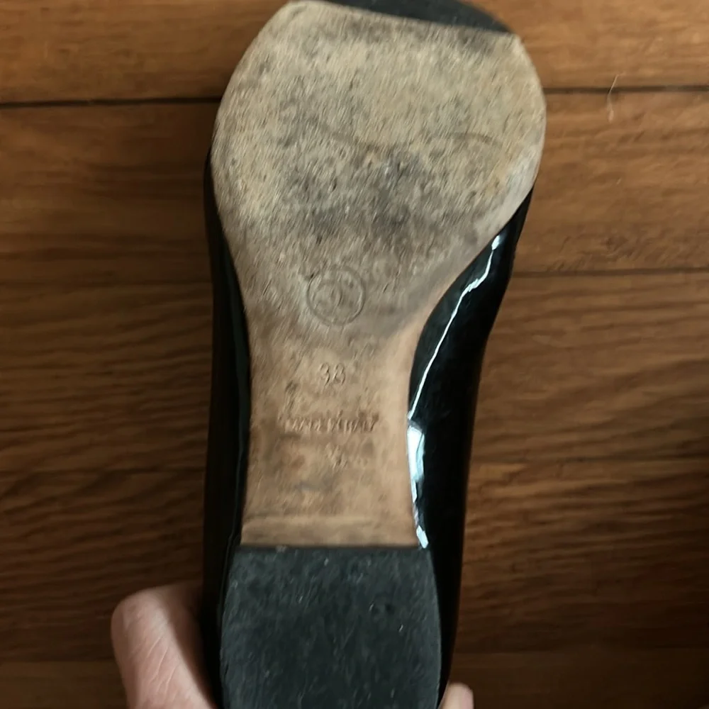 Vintage Authentic Chanel Black Patent Leather cap toe ballet Flats. - Picture 6 of 7